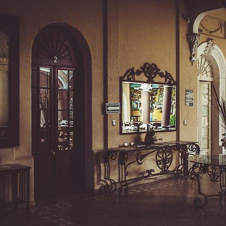 Hotel Posada Regis Гуадалахара Екстериор снимка