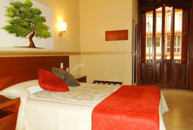 Hotel Posada Regis Гуадалахара Екстериор снимка