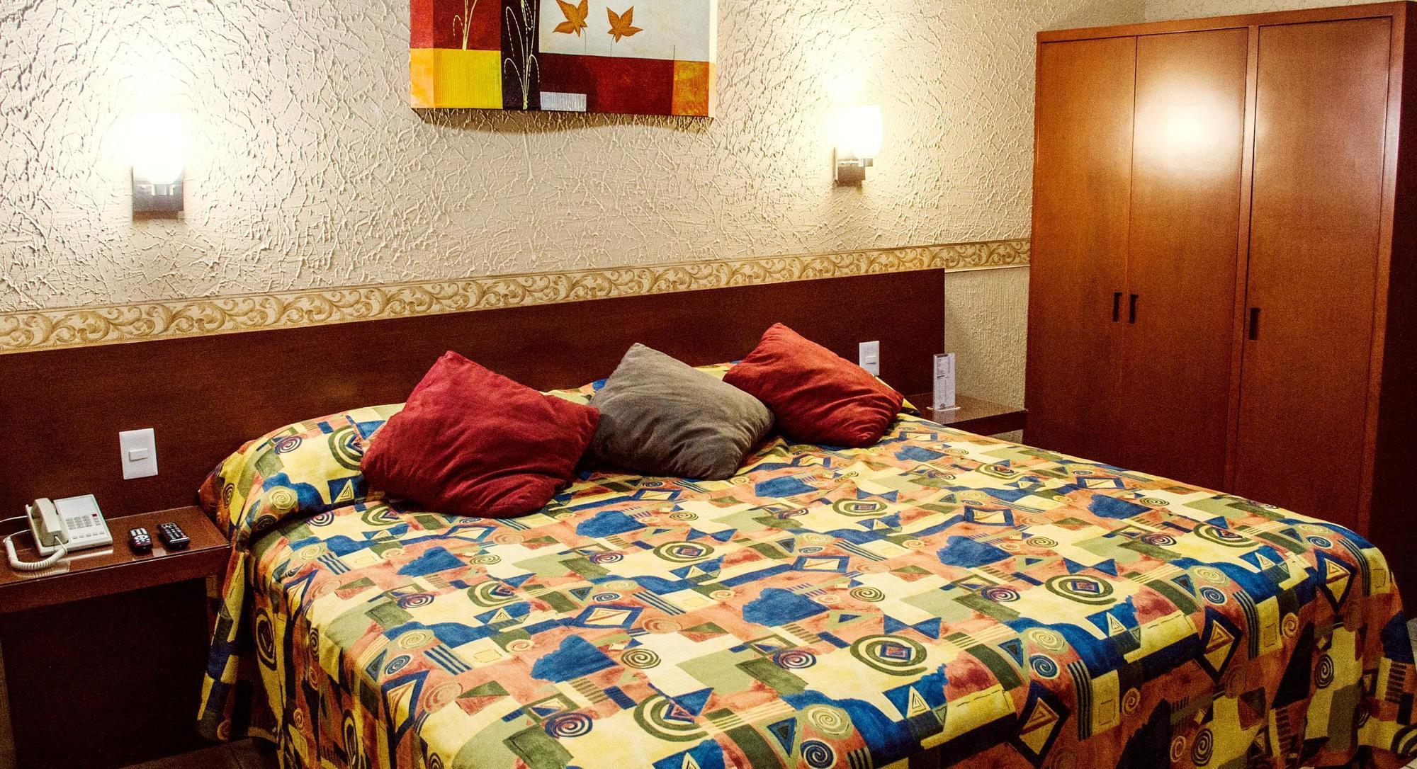 Hotel Posada Regis Гуадалахара Екстериор снимка
