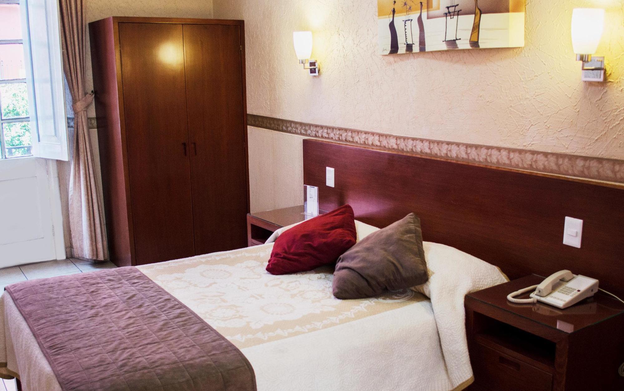 Hotel Posada Regis Гуадалахара Екстериор снимка