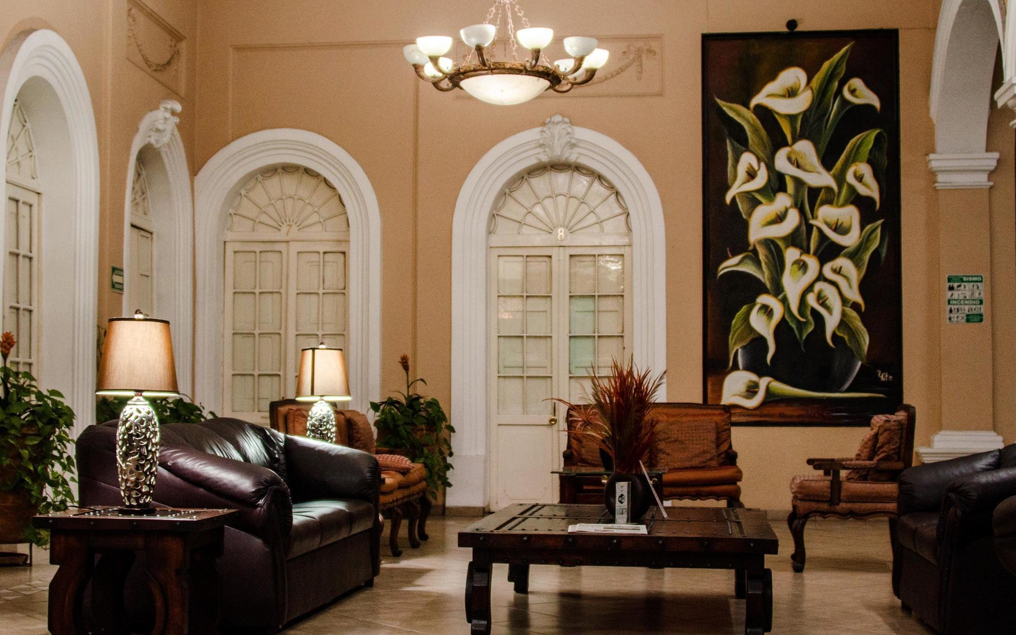 Hotel Posada Regis Гуадалахара Екстериор снимка
