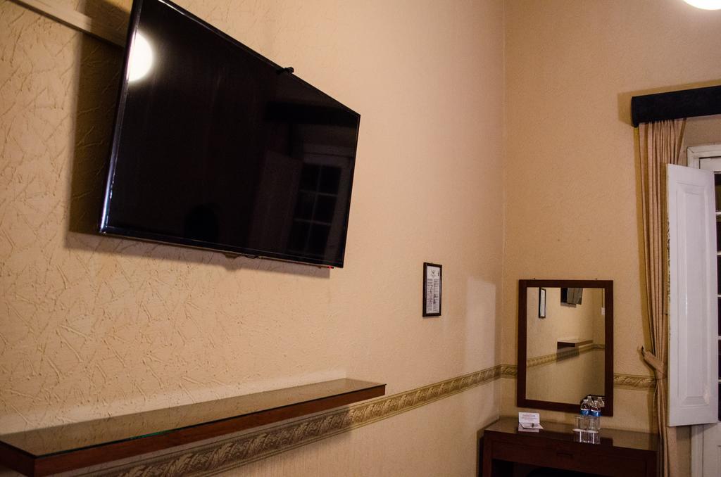 Hotel Posada Regis Гуадалахара Екстериор снимка