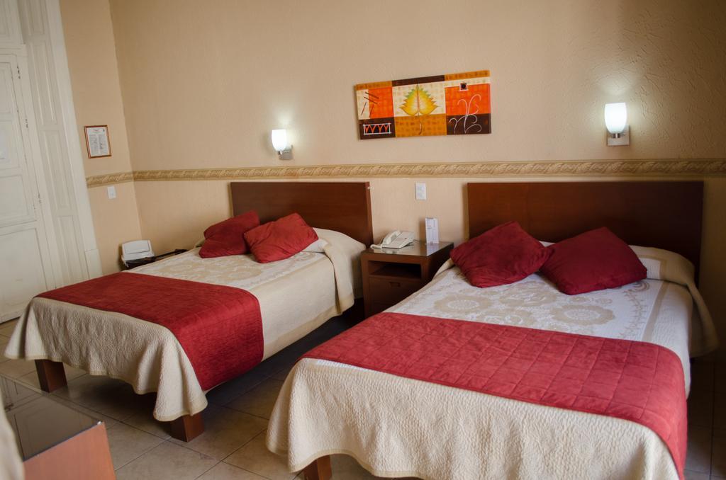 Hotel Posada Regis Гуадалахара Екстериор снимка