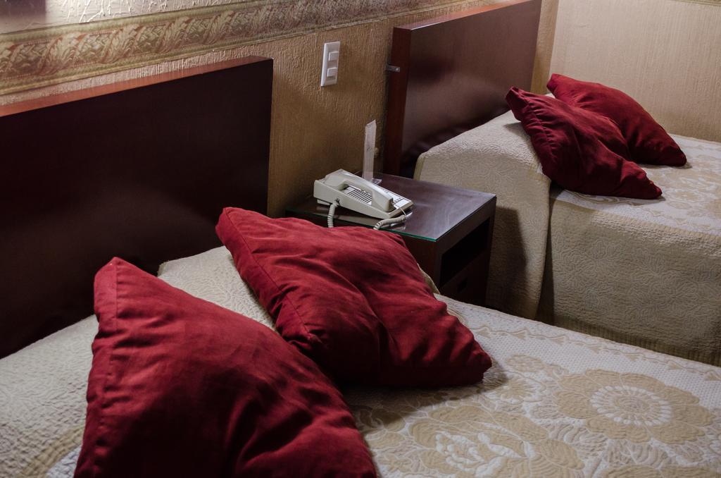 Hotel Posada Regis Гуадалахара Екстериор снимка
